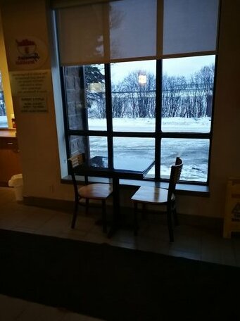 Super 8 by Wyndham Timmins ON - Photo4