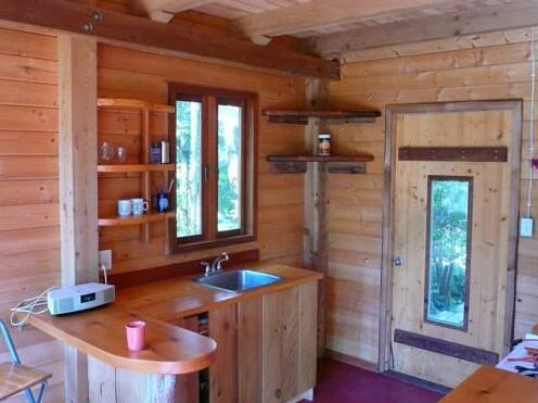 Cedar Bark Cabin - Photo2