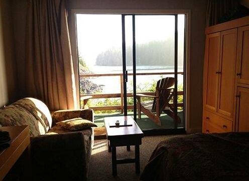 Duffin Cove Oceanfront Lodging - Photo4