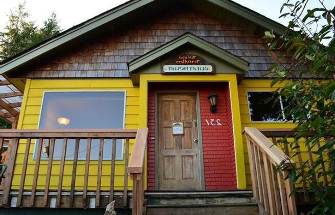 Tofino Travellers Guesthouse