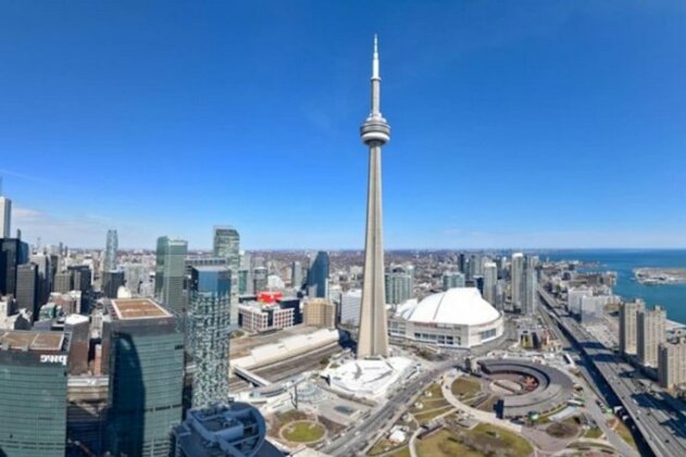 2br Amazing Cn Tower + Lakeview W/ Parking - Photo2