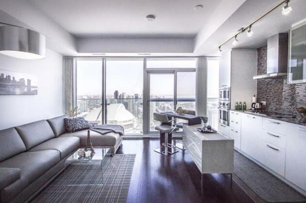 Atlantis Suites - Toronto Furnished Apartment on York Street - Photo2