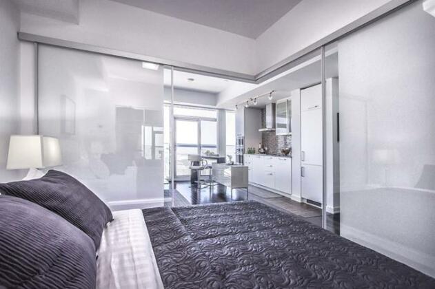 Atlantis Suites - Toronto Furnished Apartment on York Street - Photo3