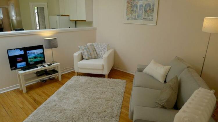 Beaches Furnished Apartment - Photo3