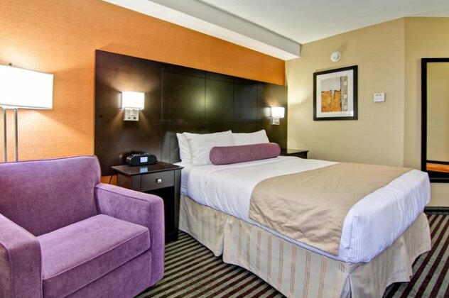Best Western Plus Toronto North York Hotel & Suites - Photo3