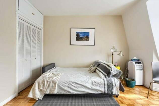 Charming Two Bedroom Apartment Toronto - Photo3
