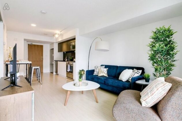City Condo by Rogers Arena - Photo2