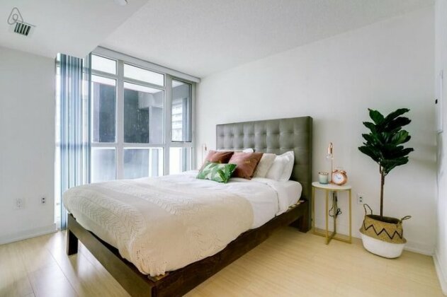 City Condo by Rogers Arena - Photo4