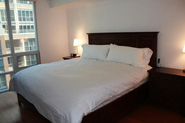 CN Tower/Rogers Center 2 bedroom - Photo4