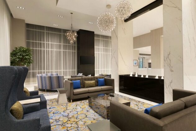 Embassy Suites By Hilton Toronto Airport - Photo2