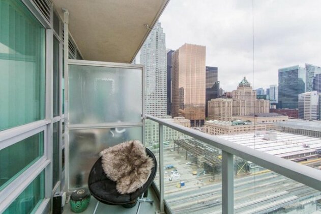 Executive Suite with Best Views by Prime Stays - Photo2