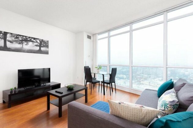 Large 1 BR Condo with a view near Lakeshore - Photo3