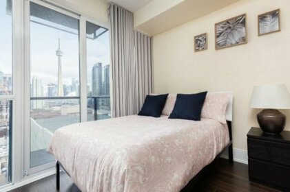 Large 3 Bed Room 2 Bath Condo by CN Tower