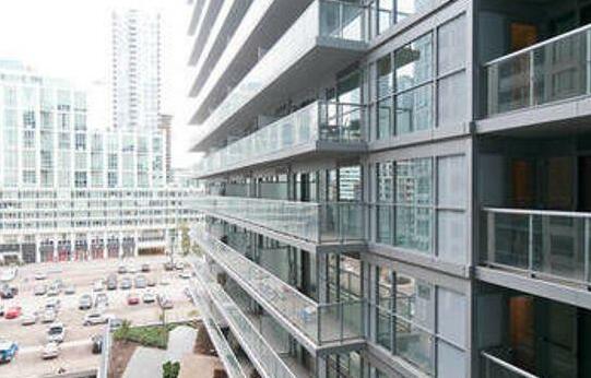 Life Suites - Front And Spadina - Photo2