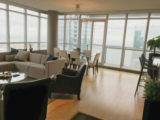Luxurious Downtown Condo 47th Floor 2-Bedroom - Photo3