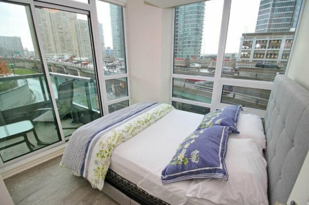 Luxury 3 Br Dt Apartment Toronto ON Canada
