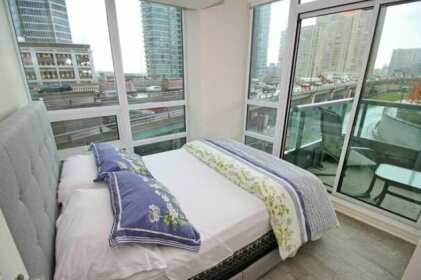 Luxury 3 Br Dt Apartment Toronto ON Canada