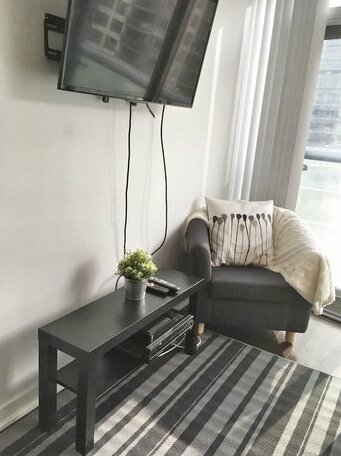 New One Bedroom Condo Downtown-CN TOWER - Photo4