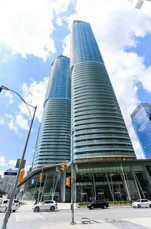 Platinum Suites - Breathtaking CN Tower View