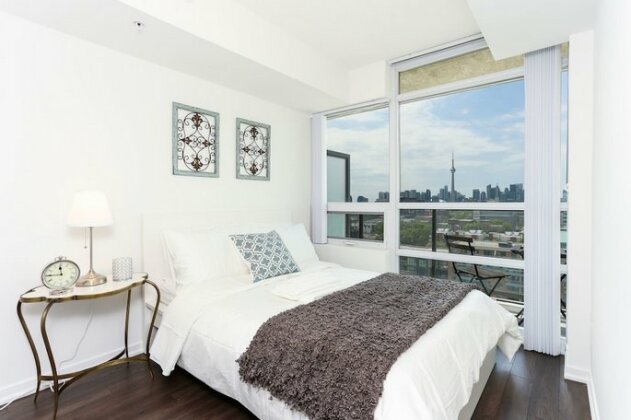 Platinum Suites - Fabulous CN Tower View 2Bed 2Bath + Free Parking - Photo5