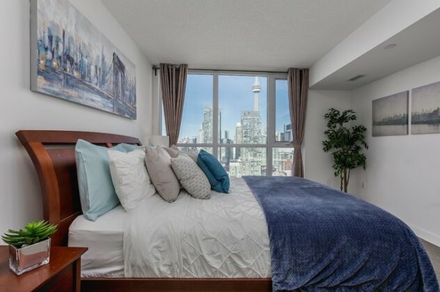 Premium 2-Bedroom with CN Tower & Lake Views - Photo2