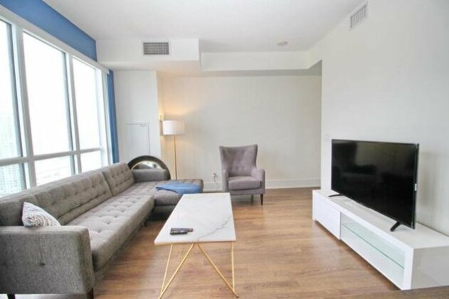 Presidential 1Br+1Wr Apartment with Balcony Toronto Entertainment District Downtown - Photo3