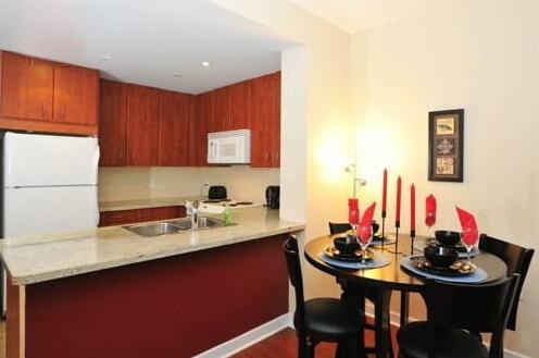 Royal Stays Furnished Apartments - 85 Bloor Street - Photo5