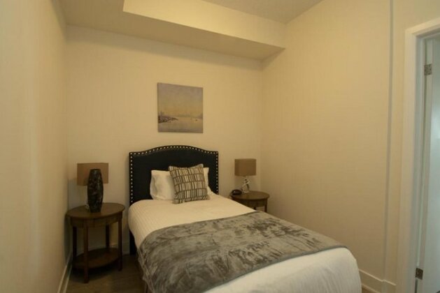 Royal Stays Furnished Apartments - Uptown Toronto - Photo5