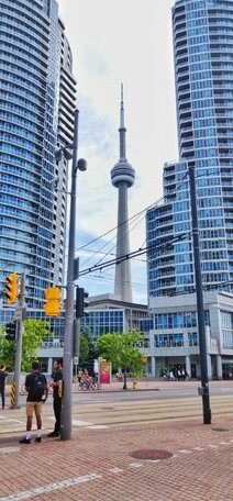 Sal Living Toronto Modern Waterfront 2BR Suite + Balcony Harbourfront