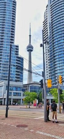 Sal Living Toronto Modern Waterfront 2BR Suite + Balcony Harbourfront
