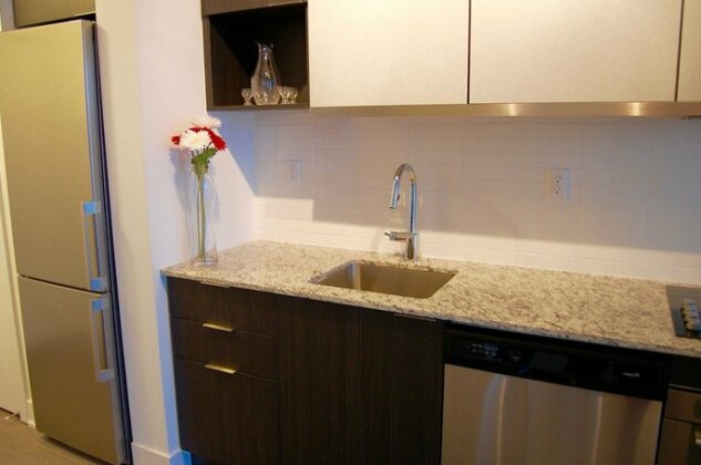 Shops at Don Mills Furnished Apartments - Photo4