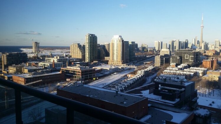 Soho 2 Bed 2 Bath CN Tower View