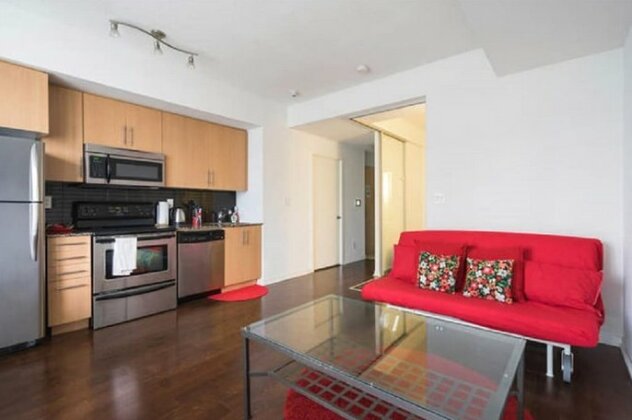 Stylish & Central Condo 1 min from Union Station - Photo2