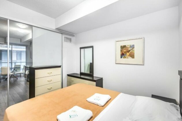 Toronto Furnished Living College Street Elevate Rooms - Photo4