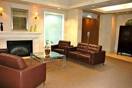 Toronto Luxury Accommodations - University Plaza - Photo3