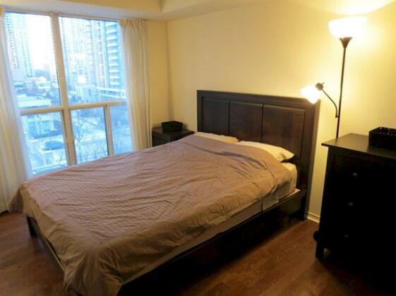 Toronto Suite Rentals - Hollywood Plaza - Photo2