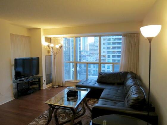 Toronto Suite Rentals - Hollywood Plaza - Photo4