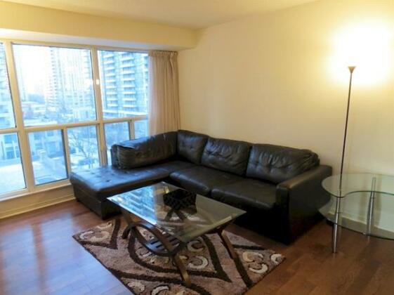 Toronto Suite Rentals - Hollywood Plaza - Photo5