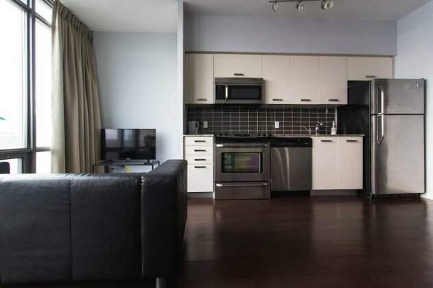 Vacation in Toronto Suites - Photo4