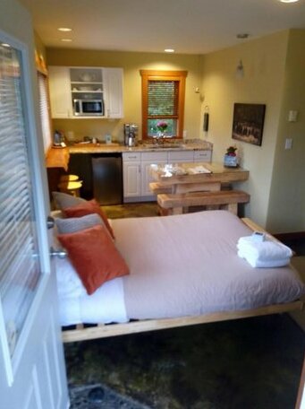 Anchorage Suite - La Mer Inn