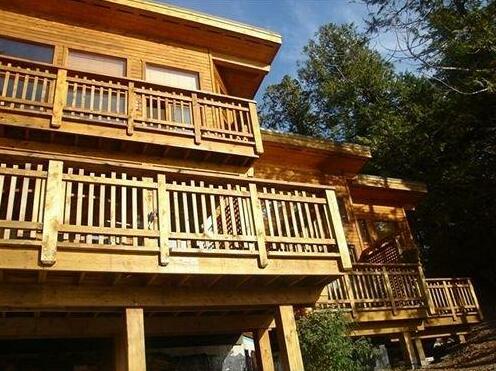 He-Tin-Kis Lodge - Photo2