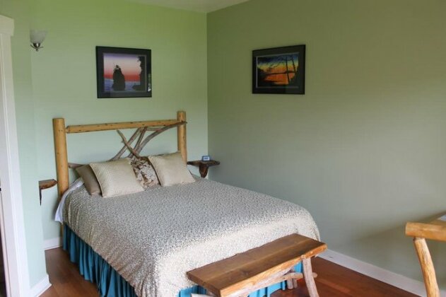 Ucluelet Guest House - Photo4