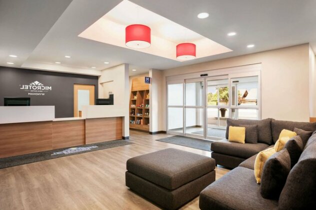 Microtel Inn & Suites by Wyndham Val-d Or - Photo4