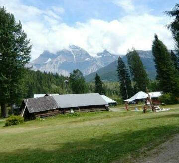 Mount Robson Heritage Cabins