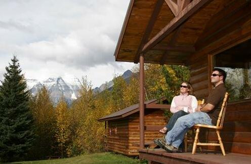 Mount Robson Lodge & Robson Shadows Campground - Photo2