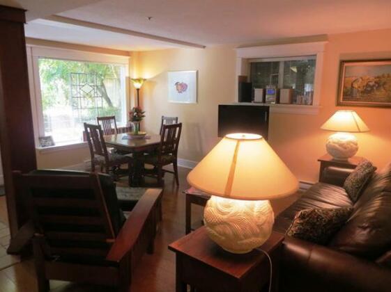 A Suite at Kitsilano Cottage - Photo4