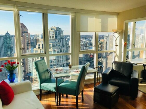 Amazing Views from City Heart Condo in Yaletown - Photo2