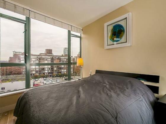Condo In Downtown Vancouver - Photo4