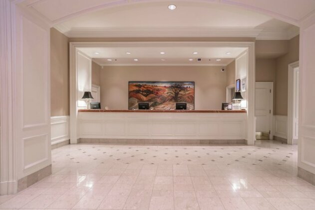 La Grande Residence at the Sutton Place Hotel - Photo5