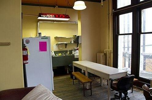 The Cambie Hostel Gastown - Photo2